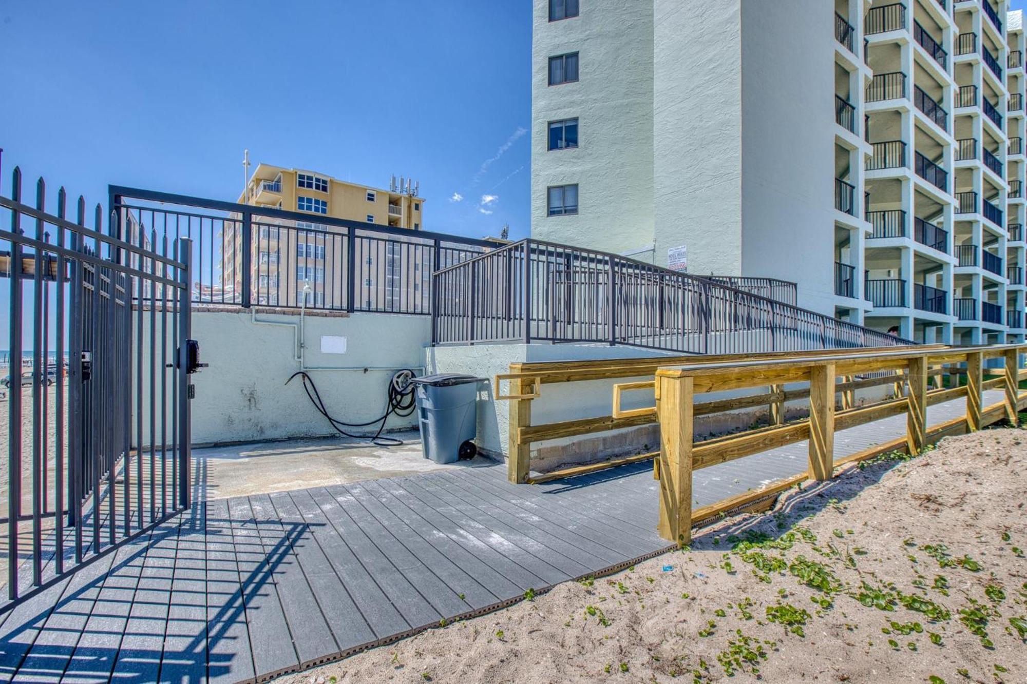 Ocean View With A Beachfront Pool At Ocean Trillium Condo ~ 602 New Smyrna Beach Bagian luar foto