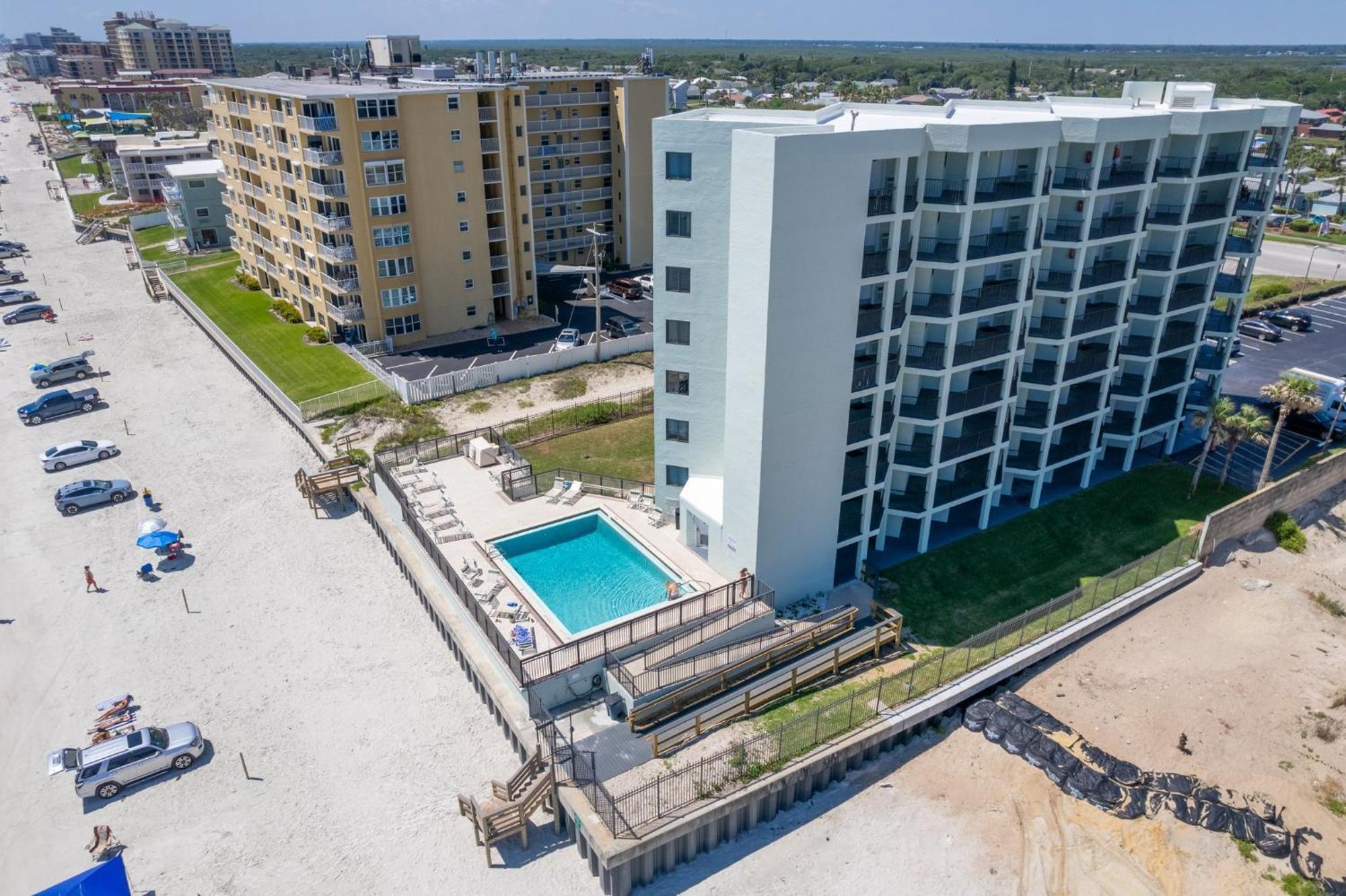 Ocean View With A Beachfront Pool At Ocean Trillium Condo ~ 602 New Smyrna Beach Bagian luar foto